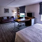 Hampton Inn & Suites Staten Island