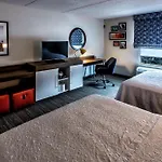 Hampton & Staten Island Hotel 3*
