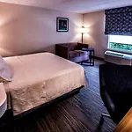Hotel Hampton & Staten Island 3*