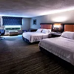 Hampton & Staten Island Hotel