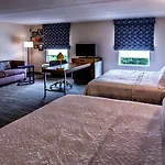 Hampton & Staten Island Hotel 3*