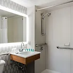 Hotel Express Brooklyn By Ihg