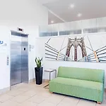 Express Brooklyn By Ihg Hotel 3*