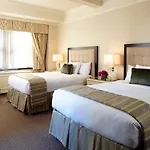 Warwick 4* New York