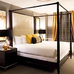 Warwick 4* New York