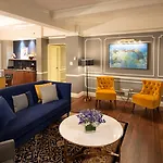 Warwick 4* New York