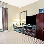 Days By Wyndham Long Island Hotel 3*
