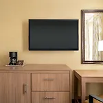 Days By Wyndham Long Island Hotel 3*