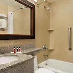 Days By Wyndham Long Island Hotel 3*