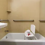 Hotel Days By Wyndham Long Island New York
