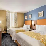 Days By Wyndham Long Island New York