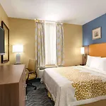 Hotel Days By Wyndham Long Island New York