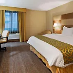 Western Queens Court 3*