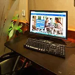 Western Queens Court Hotel 3*