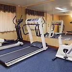 Western Queens Court 3*