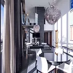 Sixty Les Hotel 4*
