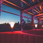 Sixty Les Hotel