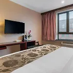 The L Hotel 3*