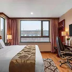 The L Hotel 3*