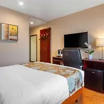 The L Hotel