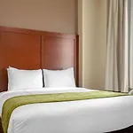 Hotel Comfort & Near Jfk Air Train