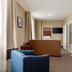Comfort & Near Jfk Air Train Hotel 3*