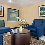 Hotel Comfort & Near Jfk Air Train