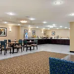 Hotel Comfort & Near Jfk Air Train 3*