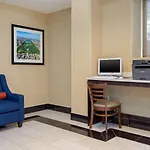 Hotel Comfort & Near Jfk Air Train 3*