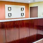 Hotel Travelodge By Wyndham Queens 3*