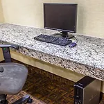 Travelodge By Wyndham Queens