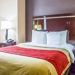 Hotel Travelodge By Wyndham Queens 3*