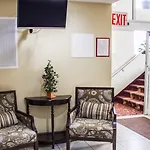 Travelodge By Wyndham Queens