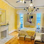 Hotel The International Cozy 3*