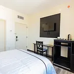 Astoria Laguardia Hotel 3*