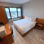 Liberty View Brooklyn Hotel