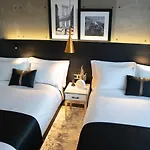 42 Williamsburg 4*
