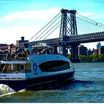 Apartment 2 Bedrooms Lr Kit Bath And Backyard 2 Stops To Manhattan New York