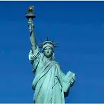 2 Bedrooms Lr Kit Bath And Backyard 2 Stops To Manhattan *