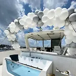 Botel Oceanfront 3-decks @ Yacht New York