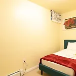 Cozy Shack 1 Bedroom Studio With Sofa And Full Kitchen In Elmhurst Ny Apartment *
