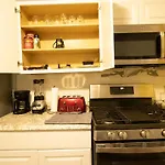 Cozy Shack 1 Bedroom Studio With Sofa And Full Kitchen In Elmhurst Ny *