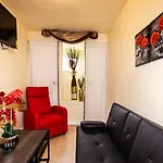 Cozy Shack 1 Bedroom Studio With Sofa And Full Kitchen In Elmhurst Ny Apartment *