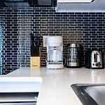 69-3c Stylish Lower East East 1br Brand New * New York