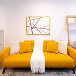 69-3c Stylish Lower East East 1br Brand New *