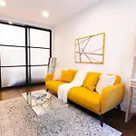 69-3c Stylish Lower East East 1br Brand New *