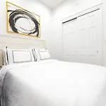 Apartment 69-2d Stylish Lower East Side 1br Brand New