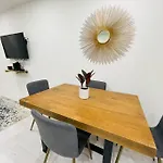 Apartment 78-3a Luxury Brand New Modern 1br W&d *