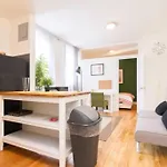 139-3e West Village 1br Value Apartment New York