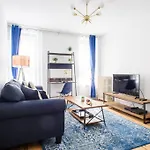 428-3R Spacious Prime Midtown 2Br Newly Furnished